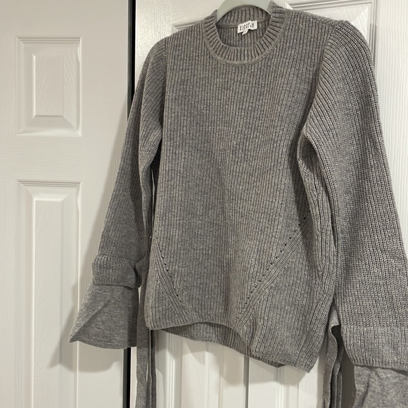 Sweater - Picture 2 of 5